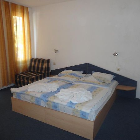Hotel Kalina Приморско Екстериор снимка